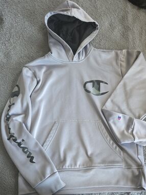 Sz 10/12 Boys Champion Sports Sweatshirt